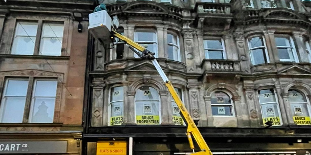 Cherry pickers: advantages and best use cases