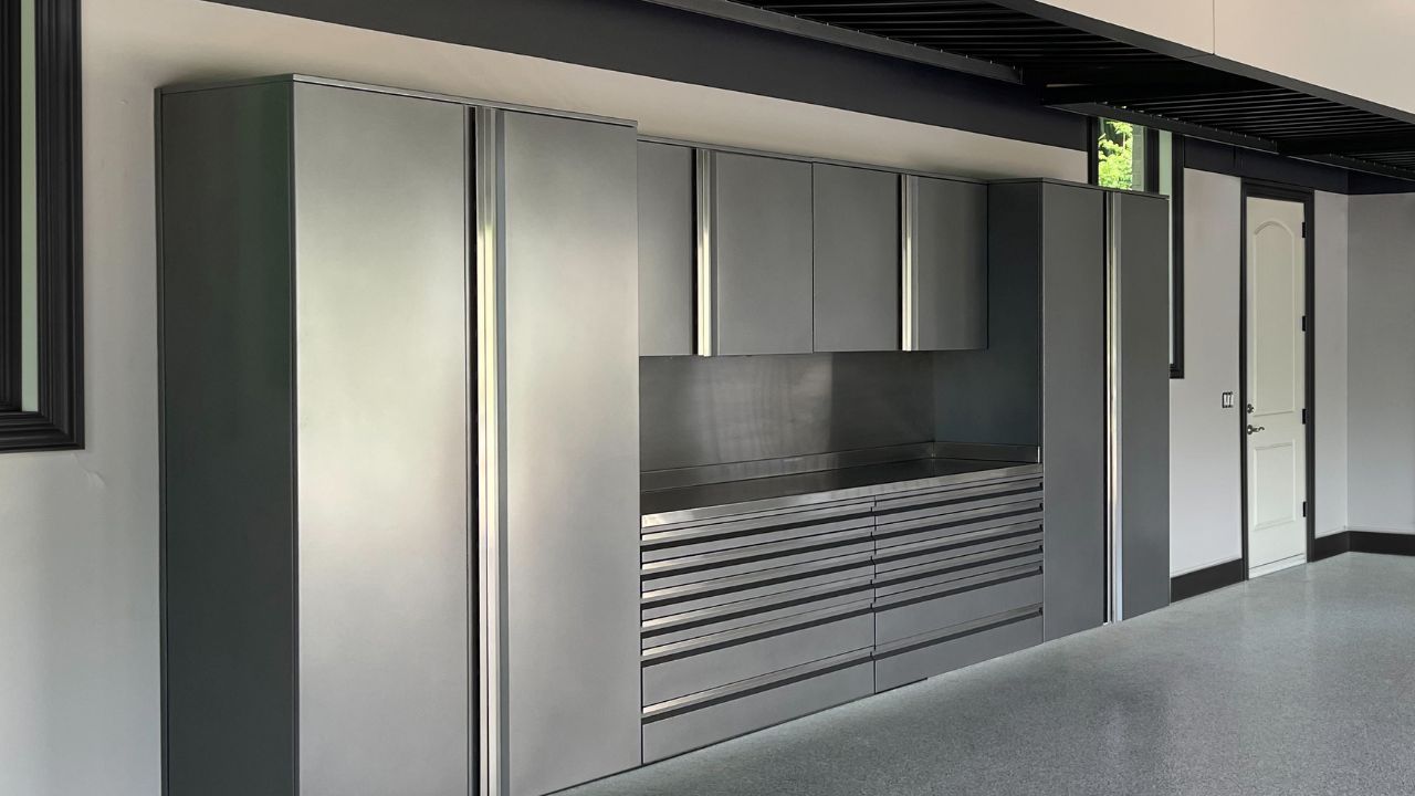 How to Choose the Right Metal Cabinet Manufacturer for Your Business